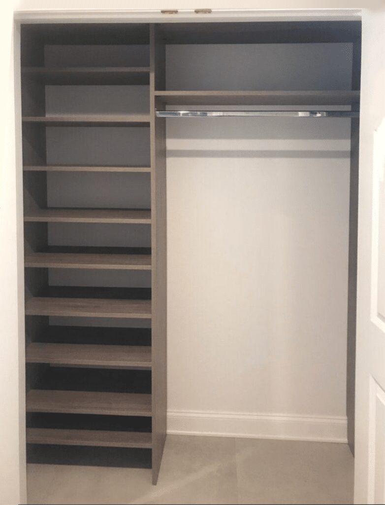 STRAIGHT COAT CLOSET